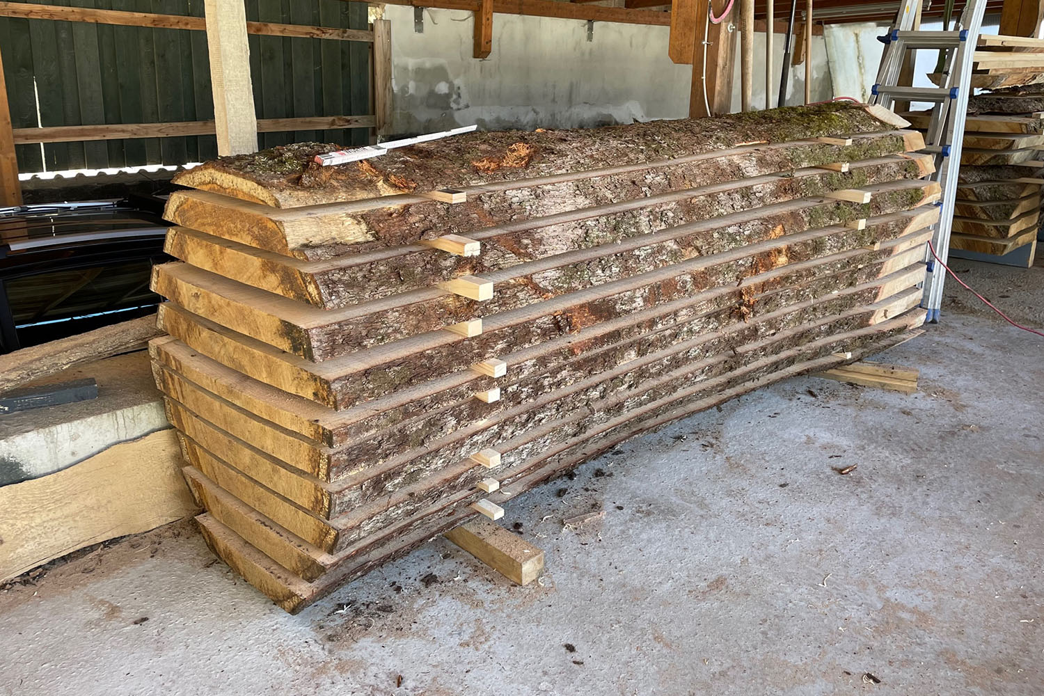Holzbohlen
