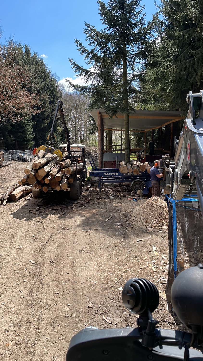 Deutz Fahr 5120 auf dem feld